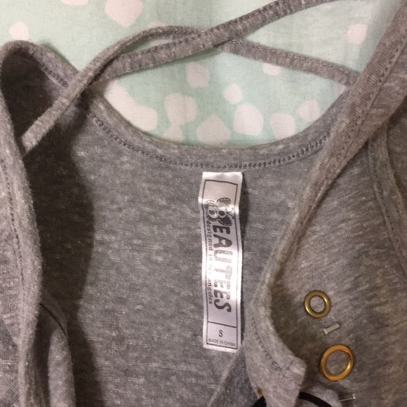 A grey tank top shirt with studs on it - Picture 3 of 4